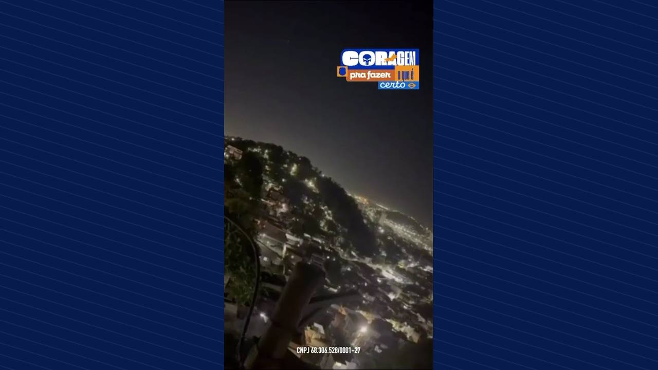 Miniatura do vídeo: Cenas de guerra durante a madrugada no Rio de Janeiro.